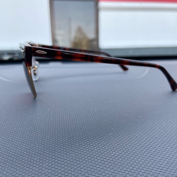 Ray-Ban Clubmaster - Picture 2 of 5